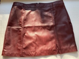 Versona Love a Little Russet Brown Faux Leather Mini Skirt Sz Large - $9.90