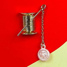 Avon Favorite Pastimes Needle &amp; Thread Sewing Pin Vintage 1983 Original ... - €13,68 EUR