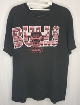 Chicago Bulls T Shirt Windy City Hardwood Classics Mens Size Large Black NBA - $8.50