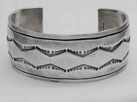 Douglas Etsitty Native American Navajo Sterling Silver Cuff Bracelet 28mm Wide - £315.74 GBP