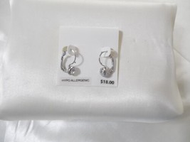 Department Store 7/8&quot; Silver Tone Clear Stone Drop Lever Back Earrings D125 - £9.07 GBP