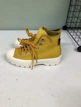 Converse Women&#39;s Winter Sneaker Gold Dart/Olive Flak/Egret 565005C Size 6.5 - $1,035.94 MXN