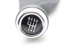 08-14 MINI COOPER CLUBMAN M/T MANUAL TRANSMISSION SHIFTER SHIFT KNOB BOOT E3586 image 2