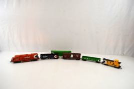 Bachmann Train Set Locomotive CP Rail HO Gauge Caboose Freight Cars - £71.88 GBP