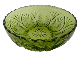 Star &amp; Cameo Medallion Green Avocado Glass Vegetable Serving Bowl Anchor... - £13.44 GBP