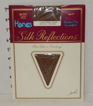 Vintage Hanes Silk Reflections Sandalfoot Pantyhose Barely There 717 Siz... - $29.65