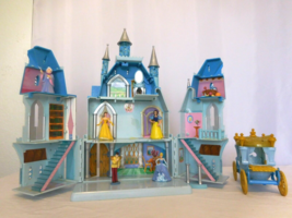 Disney Cinderella Magical Castle Light Up Playset + Princess&#39;s + Carriage  - £52.72 GBP