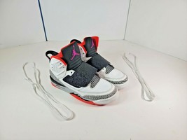 2015 Nike Air Jordan SON OF MARS &quot;HOT LAVA&quot; 512245-105 Size 6.5Y, Women 8 - $1,201.50 MXN