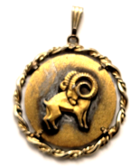 Vintage Anson Pewter Aries Pendant Zodiac Ram Medallion Twisted Rope Ast... - $440.25 MXN