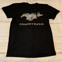 Ford Mustang Mens Size Medium T-Shirt Black  - $6.85