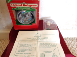 Hallmark Lighted Hologram Santa’s On His Way Christmas Ornament (#2756) - £12.77 GBP