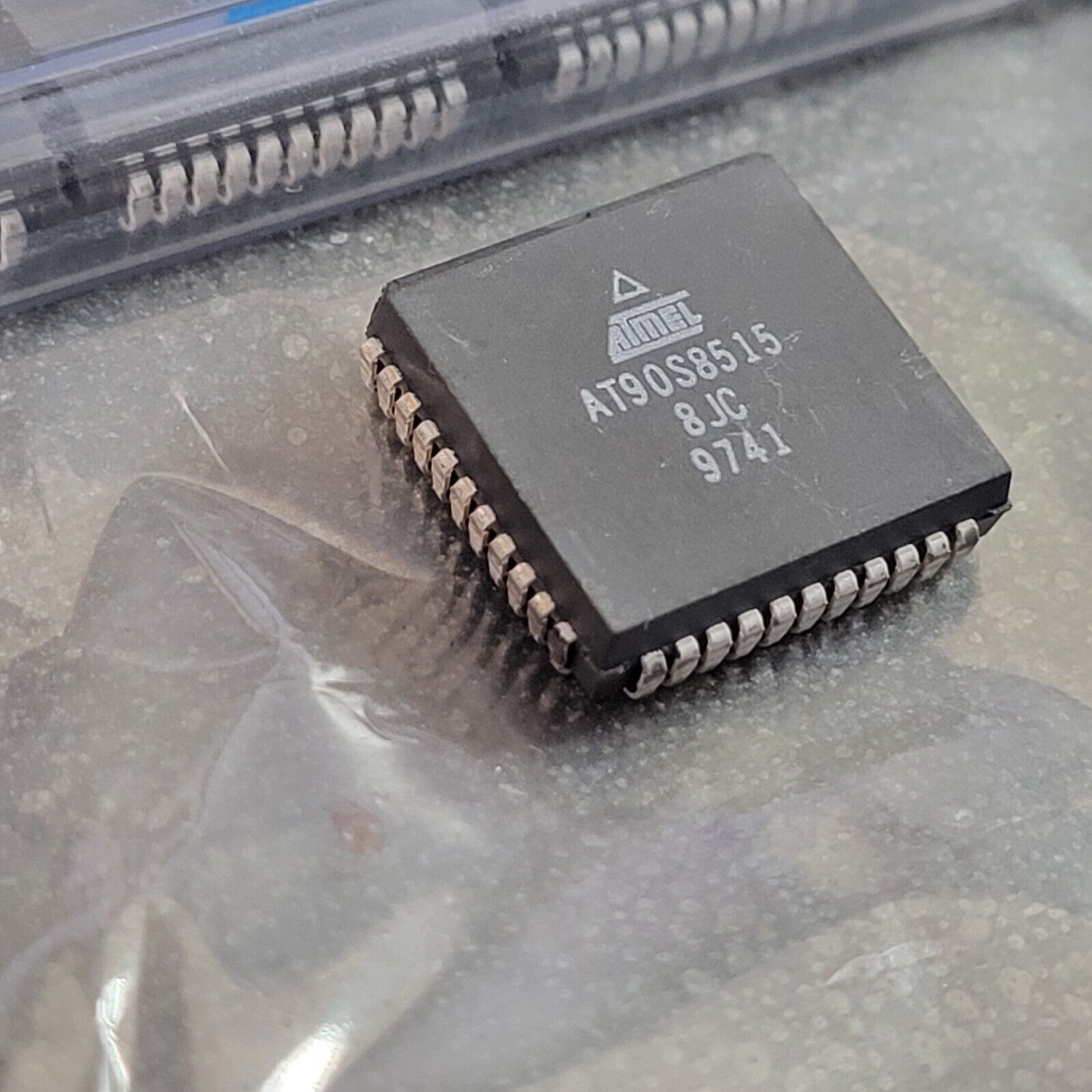 ATMEL AT90S8515 AT90S8515-8JC MicroController 8-Bit 44 Pin Plastic  PLCC... - $9.90