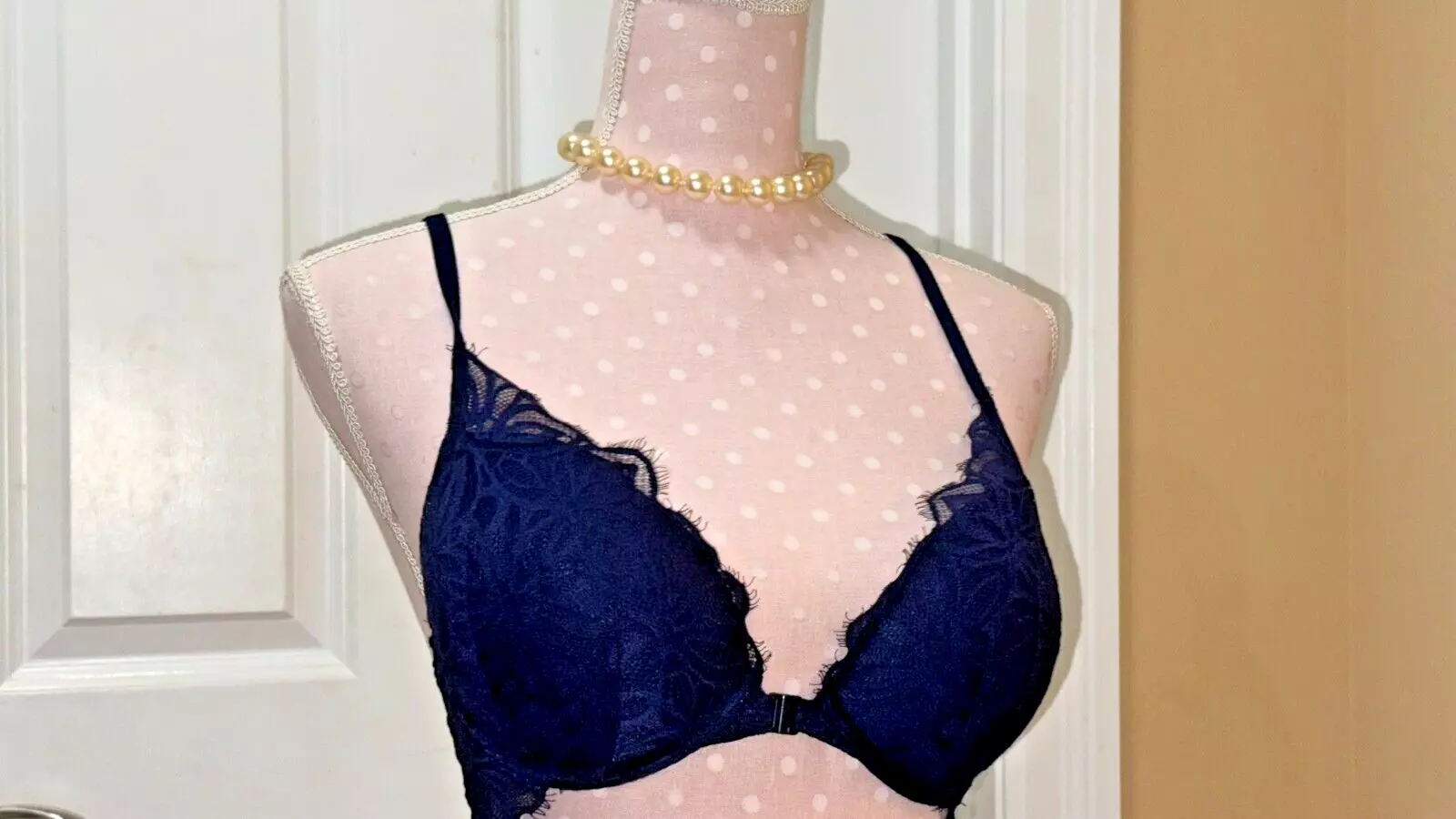 VICTORIA&#39;S SECRET Women&#39;s Wireless Padded  Bra Lace 36 C - $29.99