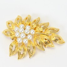 Golden Tone Brooch w/ Cluster of Pearls Estate Jewelry 1.5&quot; L - £12.48 GBP