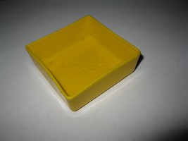 1980 Pac-Man Board Game Piece: Yellow Player Marble Bin - £3.90 GBP