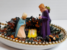 VTG Kitchen Porcelain Spoon Christmas Nativity Miniature Putz Plastic Figures - £15.82 GBP