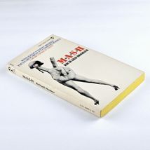 MASH Richard Hooker Vintage TV Tie In Alan Alda Military Pocket Fiction PB Book image 3
