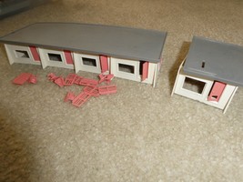 Vintage HO Scale Plasticville Pink White Model Building TLC - $310.15 MXN