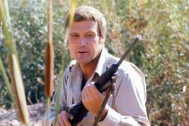 Lee Majors holds rifle as The Six Million Dollar Man  18x24 poster - £23.59 GBP