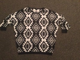 Forever 21 Black and White Sweater, Size M - £6.07 GBP