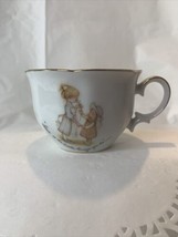 Vintage World Wide Arts Porcelain Holly Hobbie Tea Cup With Gold Rim Love 1973 - £6.49 GBP