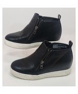 Time &amp; True Women&#39;s size 6W black Zip Sneakers Boots Shoes Memory Foam 4... - $20.14