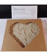 Pampered Chef Spring Wreath Heart Cookie Mold 2003 Vintage Stoneware NIB - $8.14 CAD