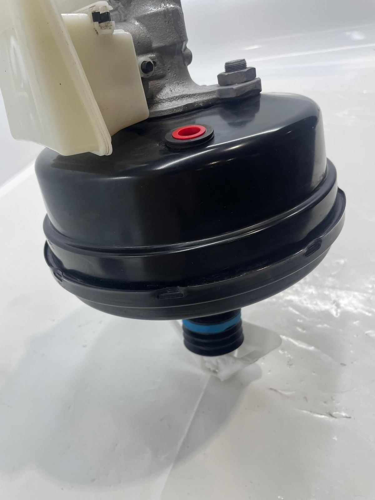 2018-2024 Chevy Traverse Power Brake Booster W/ Master Cylinder & Reservoir OEM Item image 4