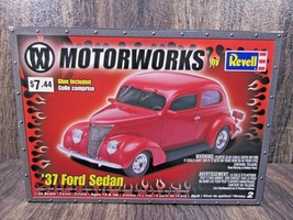 2004 Motorworks by Revell &#39;37 Ford Sedan Kit #85-0809 1:24 Skill 2 Level... - $27.69