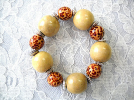 New Big Bold Safari Leopard &amp; Light Cream Color Wood Beads Stretch Bracelet - £3.97 GBP