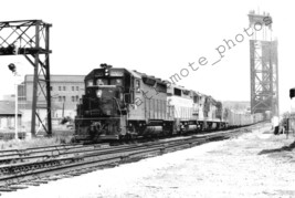 Pennsylvania Railroad PRR 2365 EMD GP35 Chicago ILL 1967 Photo - $14.95