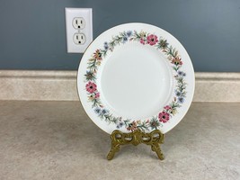 Paragon Belinda By Appointment To The Queen Fine Bone China 6&quot; Bread Plate - $18.84 CAD