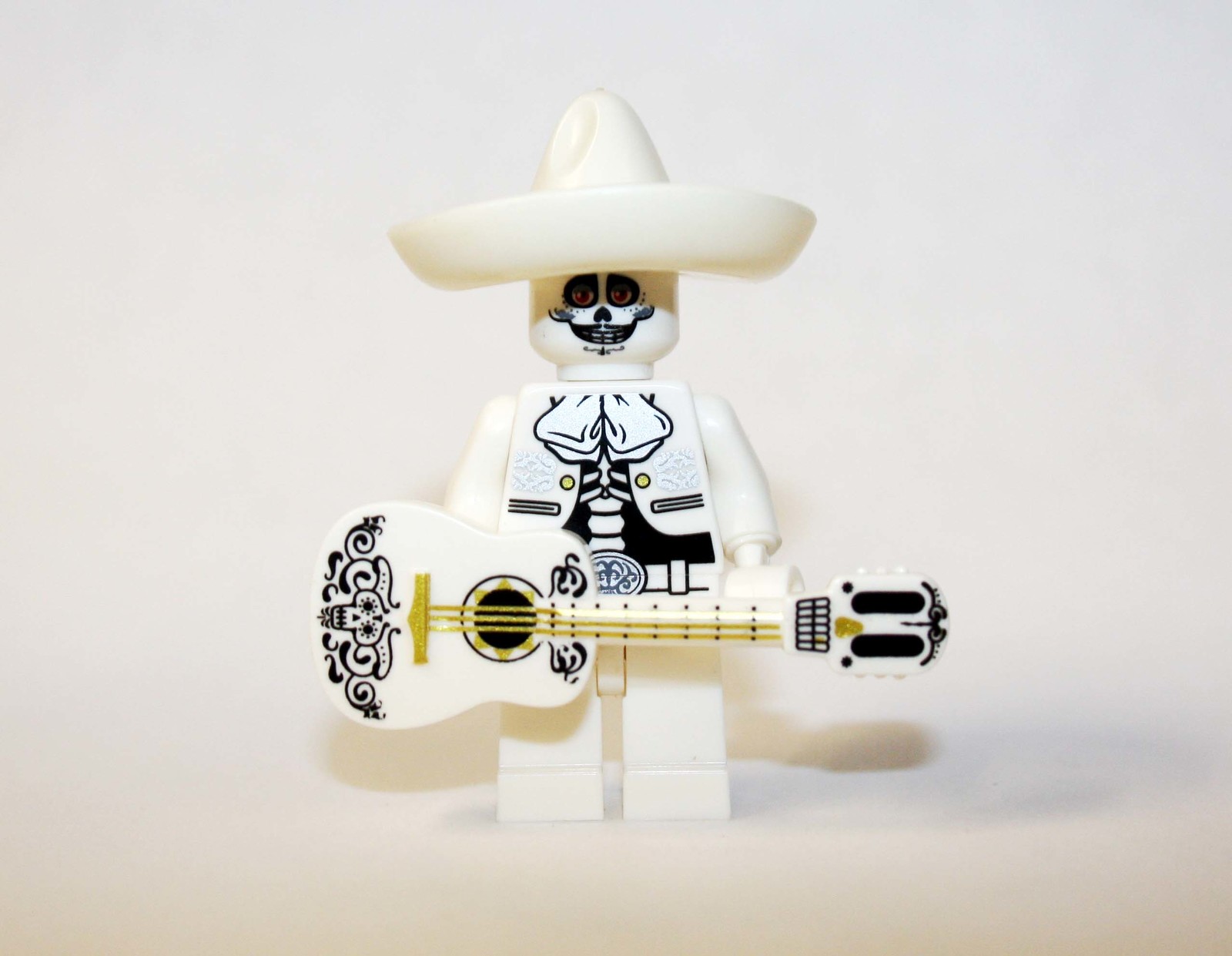 Minifigure Day Of The Dead White Coco Disney US Seller - $7.98