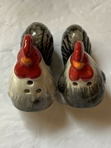 Rooster Salt &amp; Pepper Shakers Ceramic Chicken Bird Farmhouse Decor Country - £7.84 GBP