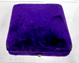 Vintage Deep Purple Velvet Jewlery Box Cream Inside Push Button 2 1/2 in... - $19.80