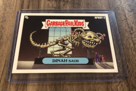 2023 Topps Comic Con Exclusive Dinah Saur Garbage Pail Kids Card Nycc GPKNY-2 - £19.78 GBP