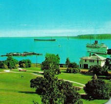 Mackinac Island Michigan MI Harbor Scene Cruise Ships UNP Vtg Chrome Postcard  - £2.34 GBP