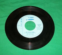 1960 45 Record Album The Ventures No Trespassing Perfidia Vtg Surfer Guitar Rock - £6.70 GBP