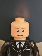 LEGO Minifigure Head Light Flesh Thin Brown Eyebrows Smile - £1.48 GBP