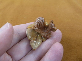 (Y-SNAI-2) red Snail leaf carving stone gemstone SOAPSTONE PERU little snails - £6.86 GBP