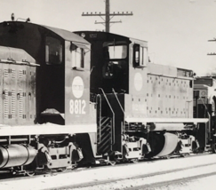 Indiana Harbor Belt Railroad IHB #8812 NW2 Electromotive Photo LaGrange Park IL - £7.46 GBP