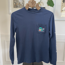 Vineyard Vines Long Sleeve St Paddy’s Day Pocket T-shirt XS - $348.84 MXN