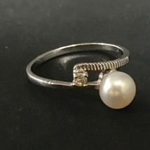 Sterling Silver Pearl Ring Square Clear Stone Ribbed Asymmetric Size 6.25 - £27.04 GBP