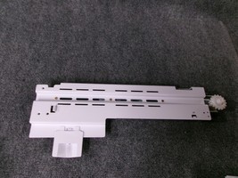 DA97-10594E SAMSUNG FREEZER DOOR RAIL ASSEMBLY LEFT SIDE - $1,167.62 MXN
