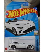 HOT WHEELS, ASTON MARTIN V12 SPEEDSTER Factory Fresh Series - $150.56 MXN
