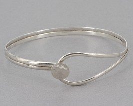 7.5&quot; Mexican Sterling Silver Hammered Button with Loop Hook Bangle Bracelet - £17.32 GBP