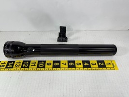 4D Cell Mag Lite with mounting clip or holder - $645.22 MXN