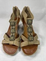 Slip On Open Toe Low Heel Strap Sandal      SIZE: 8M - $7.91