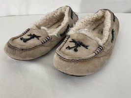 UGG Womens 8 Fleece Lined Moccasin Style Slippers - $48.51