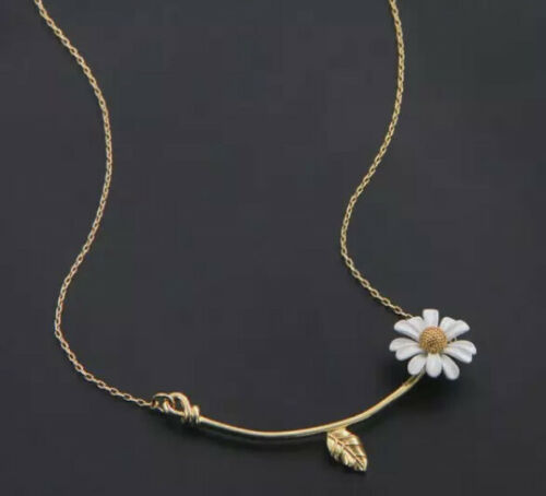 Primary image for Cute Small Daisy Flower pendent necklace chain For Women new